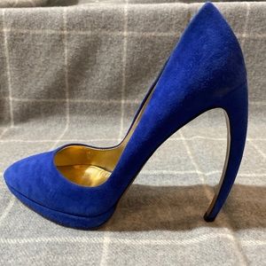Blue suede shoes! Gorgeous Steiger pumps.